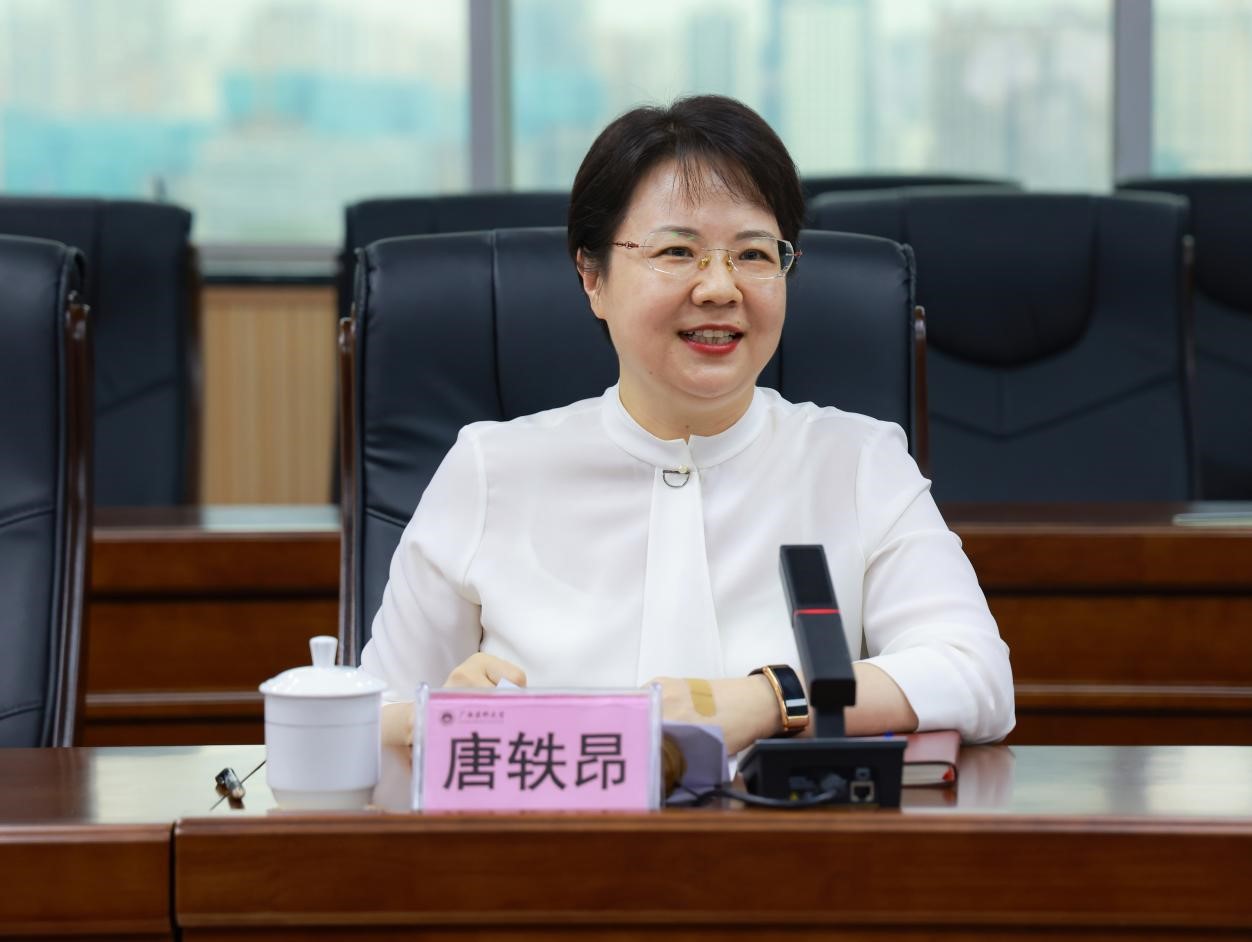 图4 自治区党委社会工作部部长、“两新”工委书记唐轶昂讲话.jpg